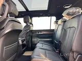 Jeep Grand Wagoneer 2023